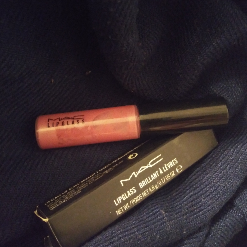 Mac Lipglass Cultured. 2 in stock